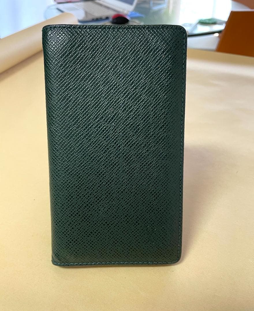 LOUIS VUITTON 　タイガ　手帳カバー