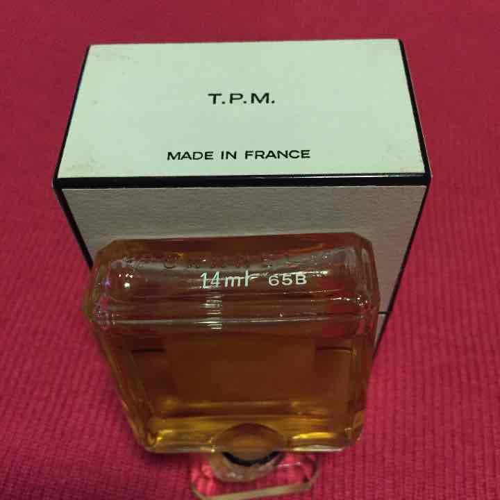 CHANEL N°19  PARFUM      廃盤、限定品