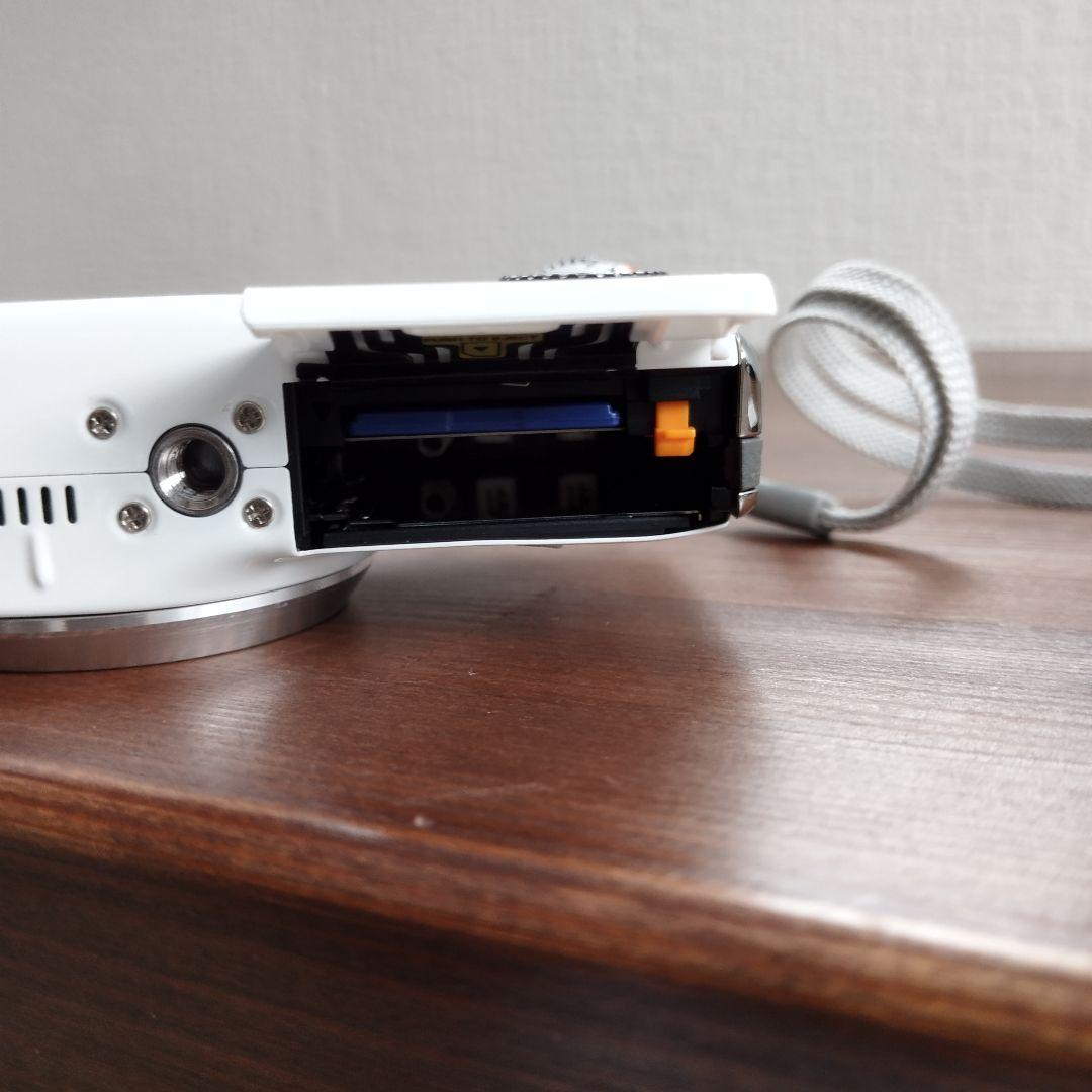 [美品]Fujifilm FinePix F550EXR ホワイト