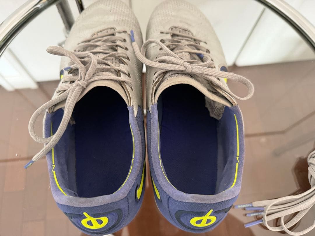 Nike ティエンポレジェンド9 エリートAG 26.5 シルバー 中古