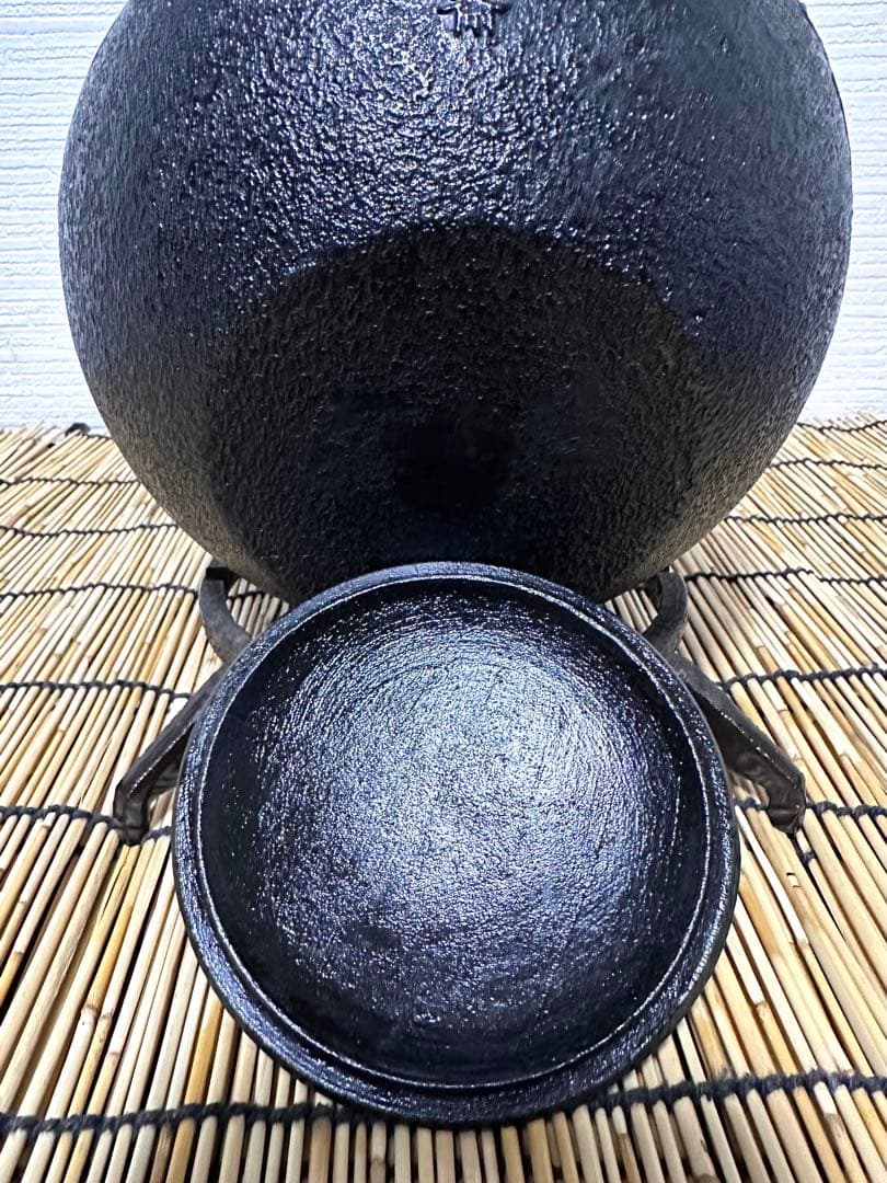 未使用品、タグ付　南部照光堂 心斎作 １８型アラレ　南部鉄瓶　南部鉄器　鉄瓶