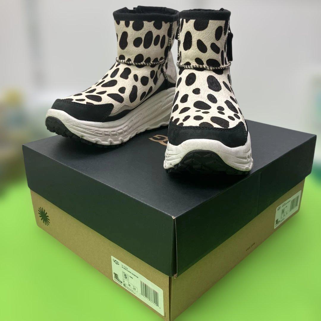 希少　UGG ショートブーツ ダルメシアン　ハラコ 軽い　厚底　23