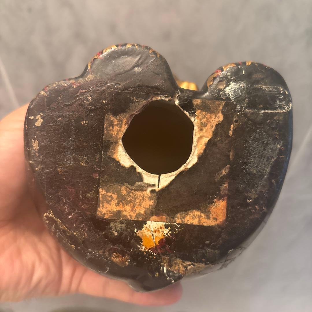 アンティーク手描きの長いお髭と大きな瞳が芸術的で打ち出の小槌が珍しい招き猫の陶器