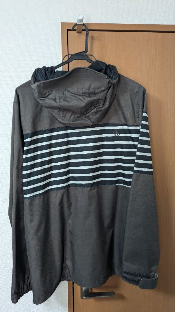 【volcom】half square jacket レギュラーサイズ