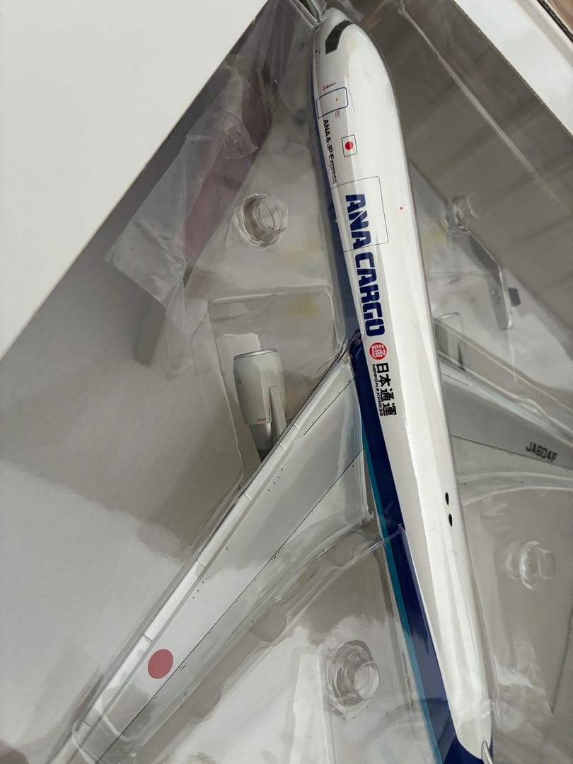 ANA Boeing 767-300F 模型 1:200