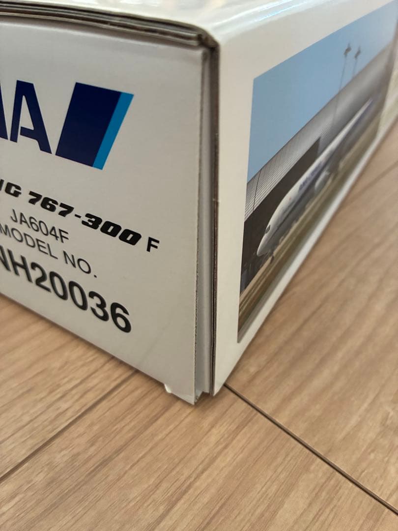 ANA Boeing 767-300F 模型 1:200