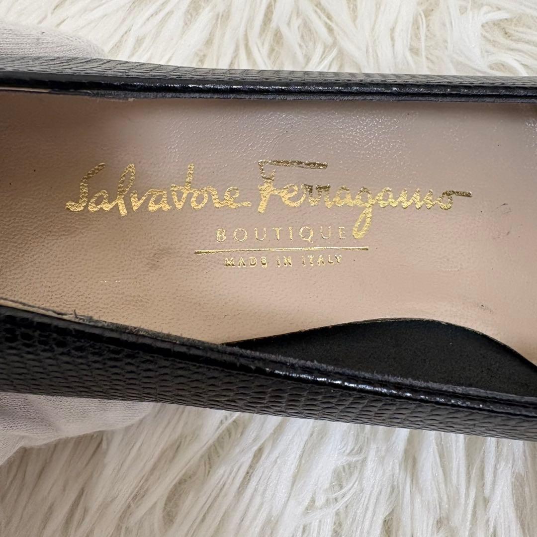 美品✨ フェラガモ ヴァラパンプス パンプス リザード型押し 金ロゴ リボン