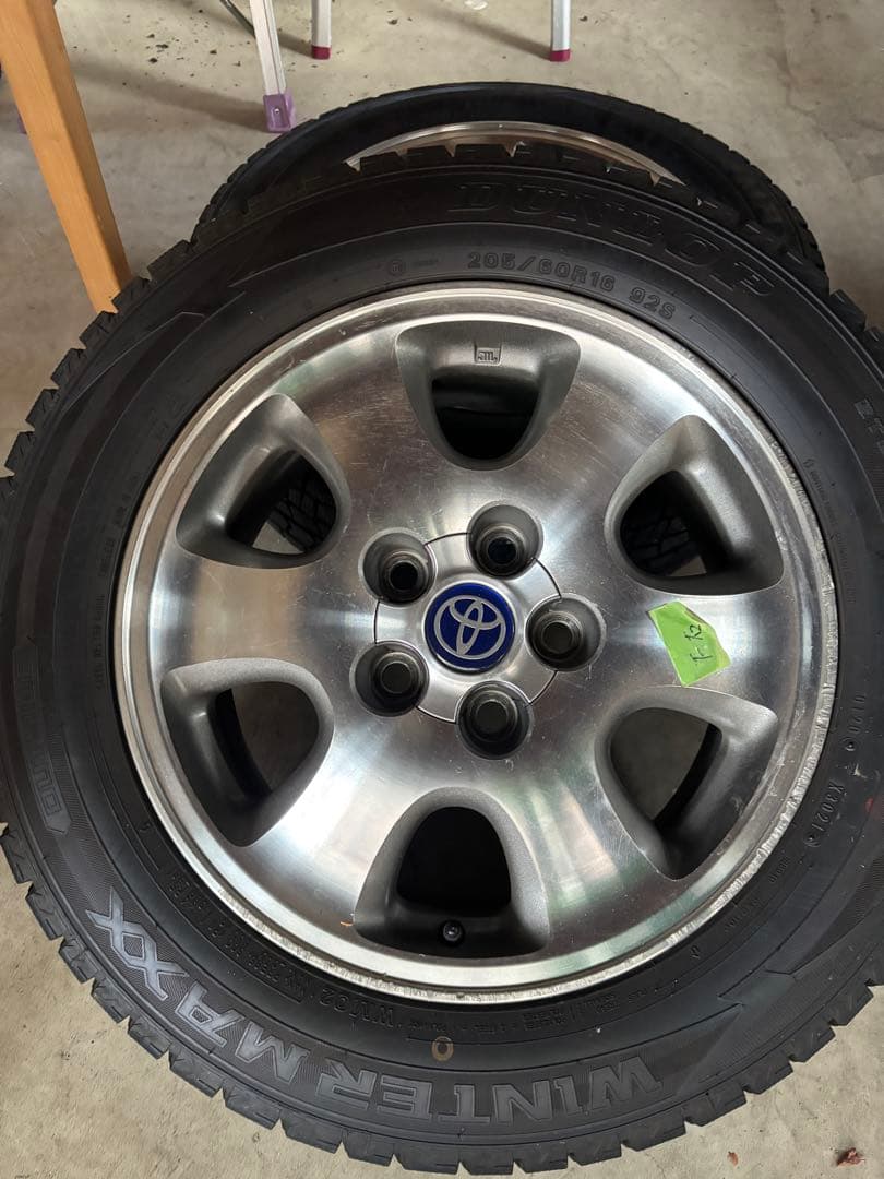 ヒヨギン トヨタ プリウスα 16インチ スタッドレス1本③