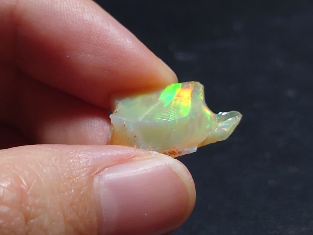 エチオピアウェロ産　オパール　ジュエリーグレード　原石　鉱物標本