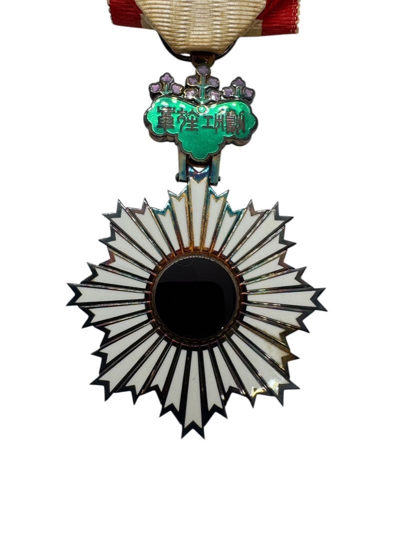 勲五等双光旭日章 旧日本軍 大日本帝国 勲章 徽章 紀章 略綬・ ケース付