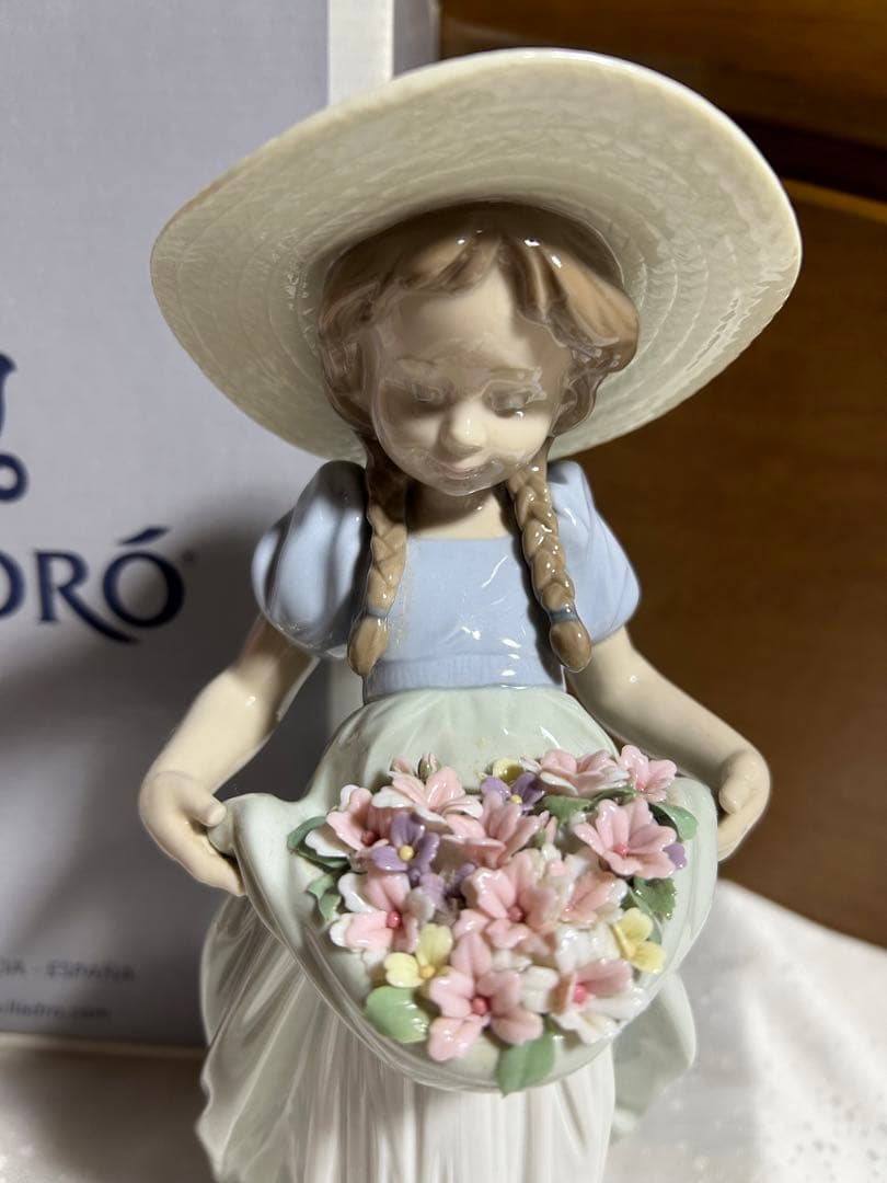 専用品です。Lladro 少女像 陶器製 約23cm 元箱付き