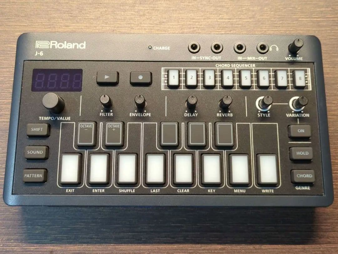 Roland AIRA Compact J-6 コードシンセサイザー