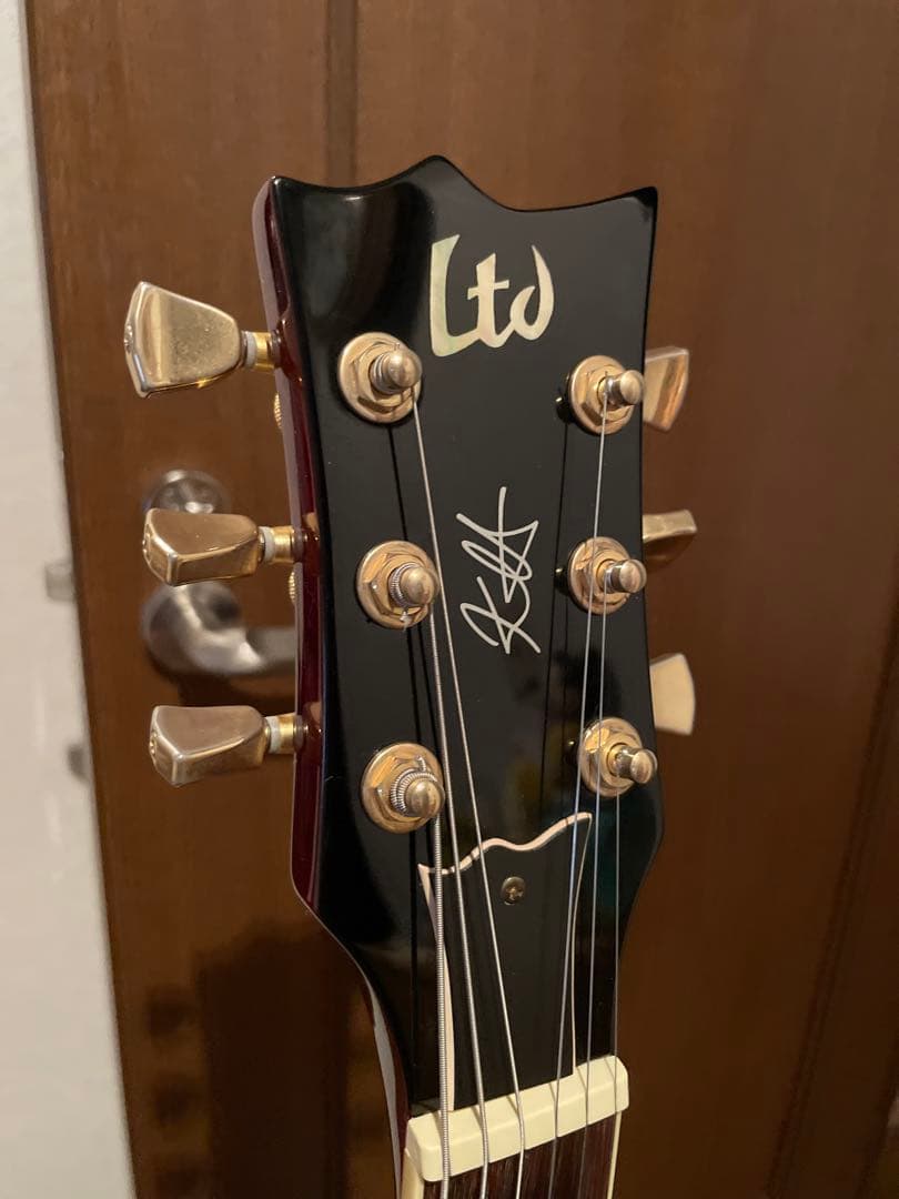 ESPのLTDブランド KIRK HAMMETTモデル KH-DC EMG