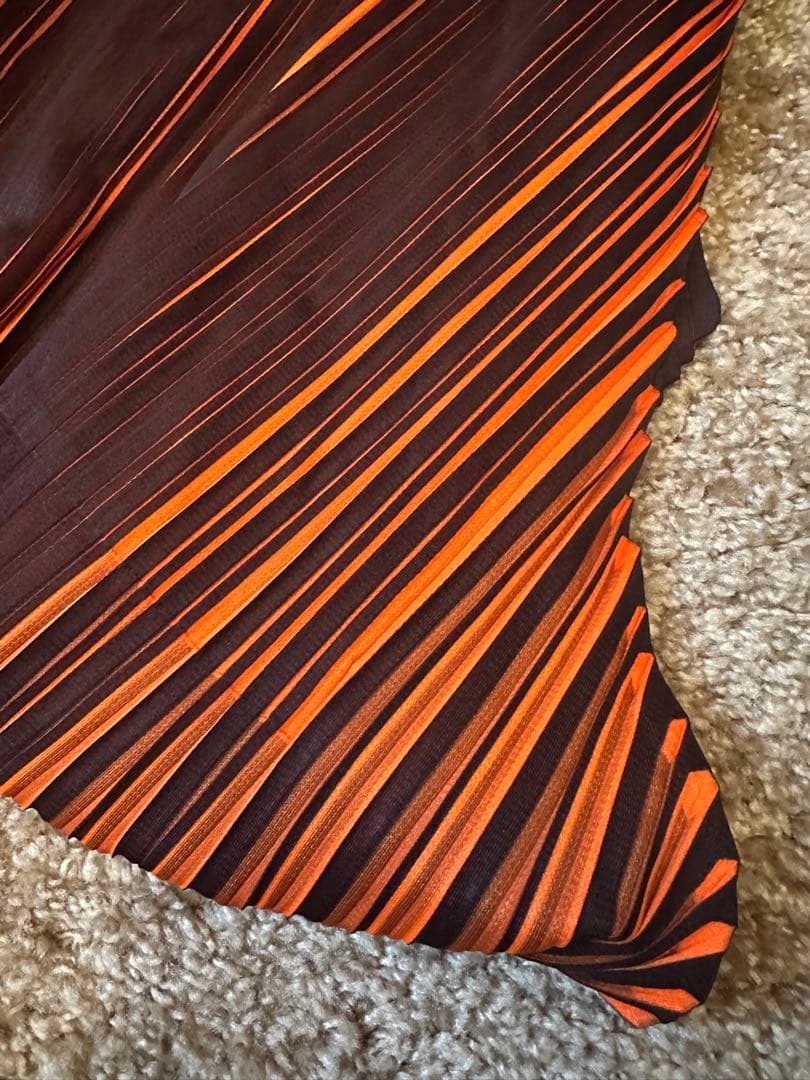 プリーツプリーズ　アルトネオンワイドパンツ　オレンジx 黒　美品　ネオンオレンジ