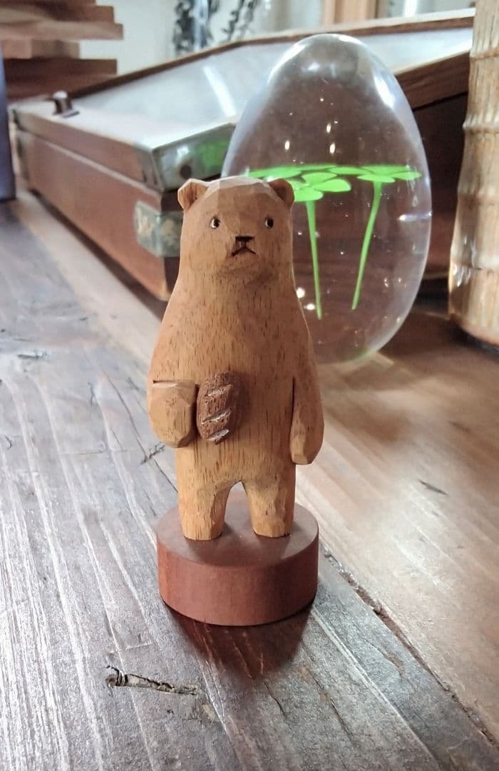 江籠正樹さん パンを持ったクマ 木工品 えごまさき KIYATA