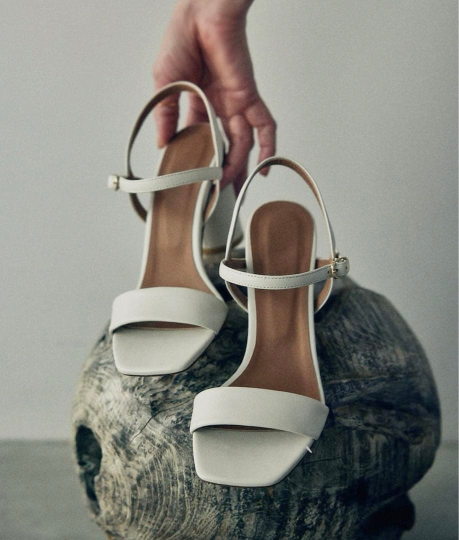 【美品】HAAVE ブライダルシューズ本革 【23.0cm】8.5cmヒール