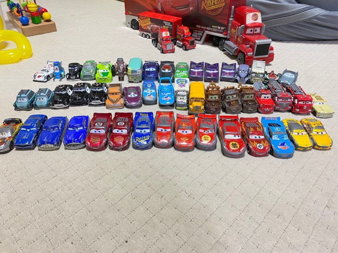 カーズ トミカ約50台　マックトレーラー付き　レア含む