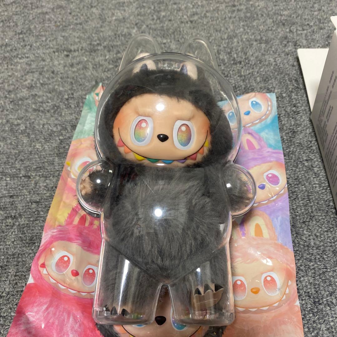 ラブブ エナジー/Labubu Big into Energy/SHEINケース