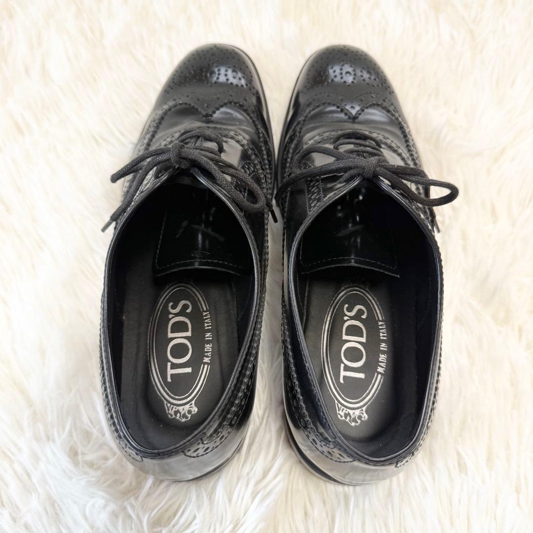 トッズ ウィングチップ オックスフォード レザーブローグ ブローギング シューズ