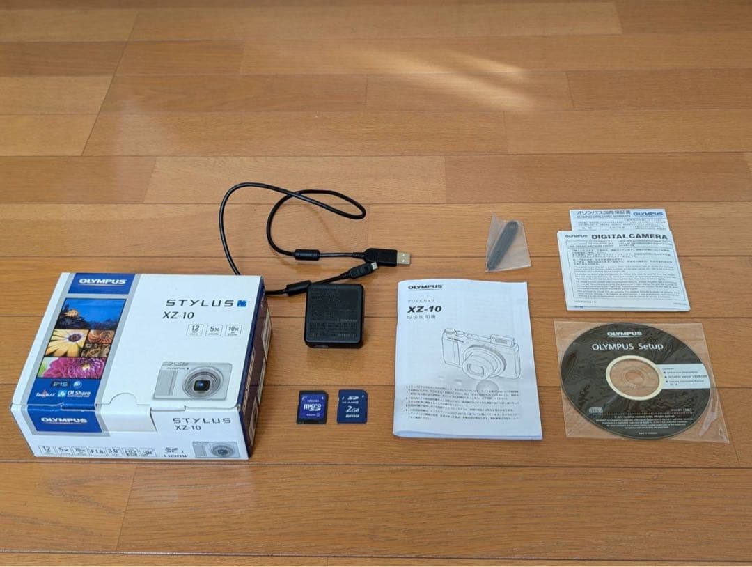 オリンパス　デジカメ　XZ-10