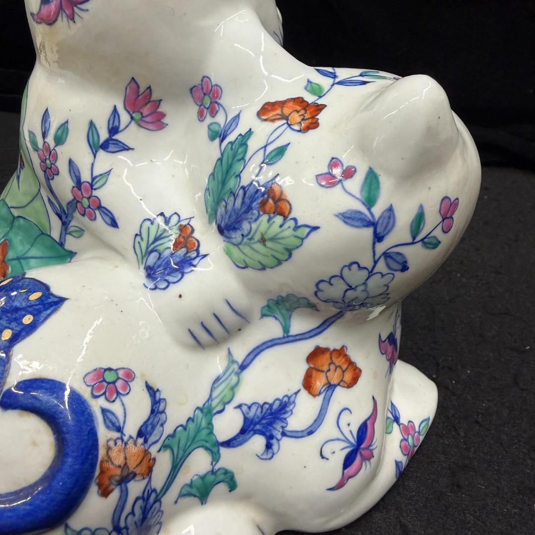 伊万里焼　花柄招き猫猫の置物 縁起物 商売繁盛 開運招福