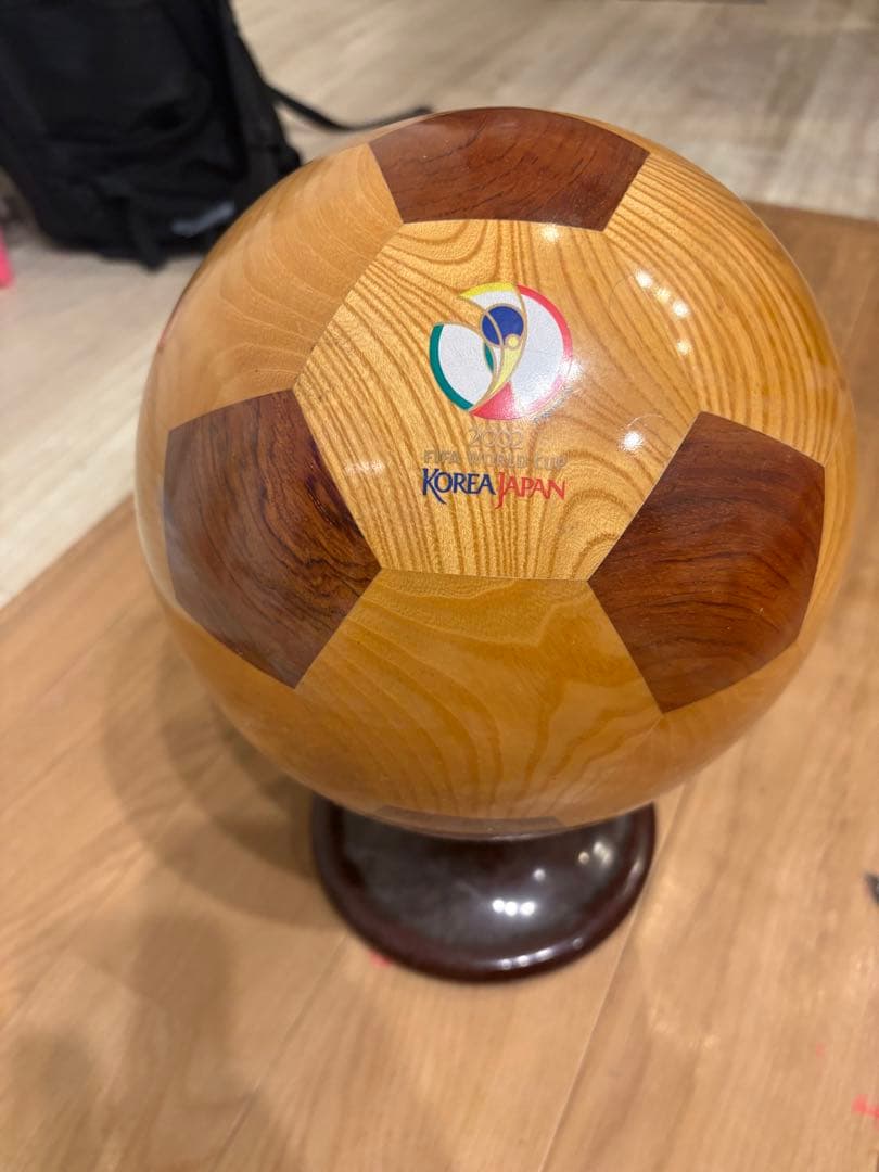2002 FIFA 日韓W杯 木製記念サッカーボール