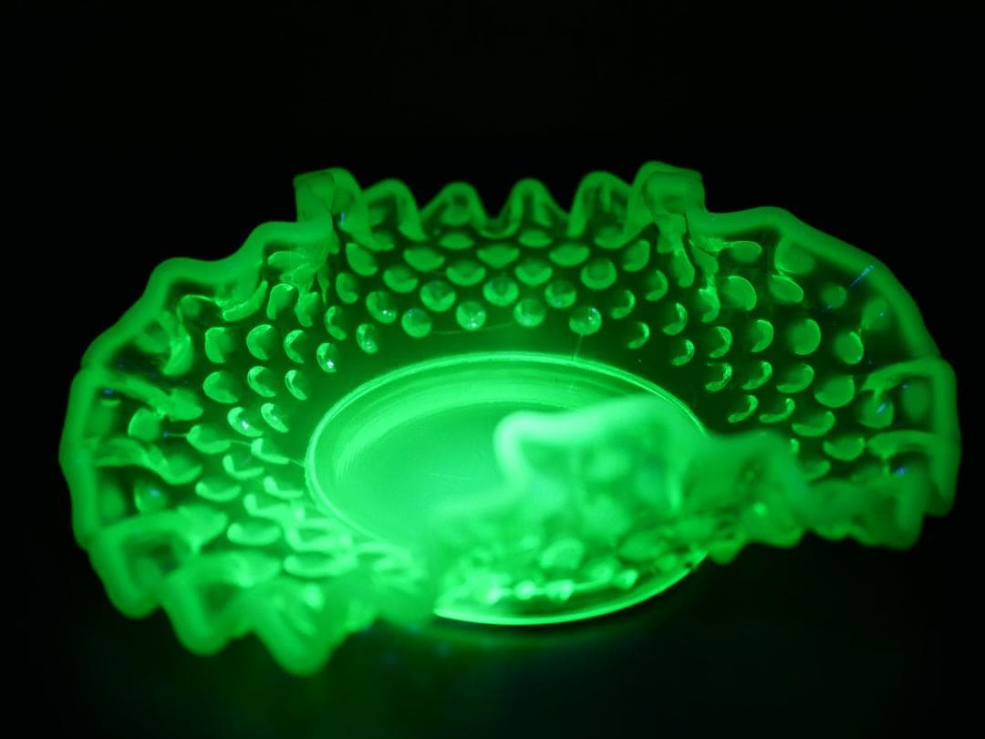 フェントン１９４０年 稀少 グリーンオパールセントホブネイル ウランガラス