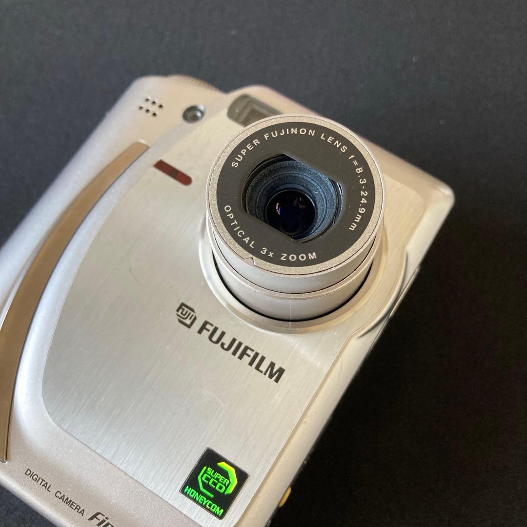 【美品】FUJIFILM finepix 4700z CCDセンサー コンデジ