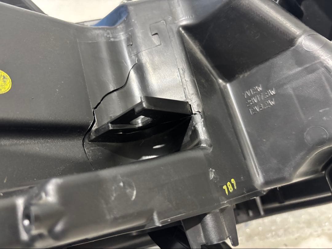 プリウスPHV 左ヘッドランプASSY　＃81185-47560