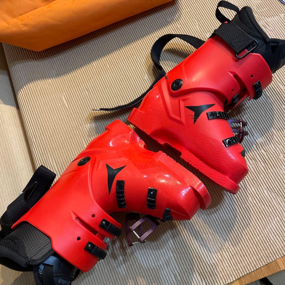 23年　ジュニア　ATOMIC　スキーブーツ　REDSTER 22-22.5cm