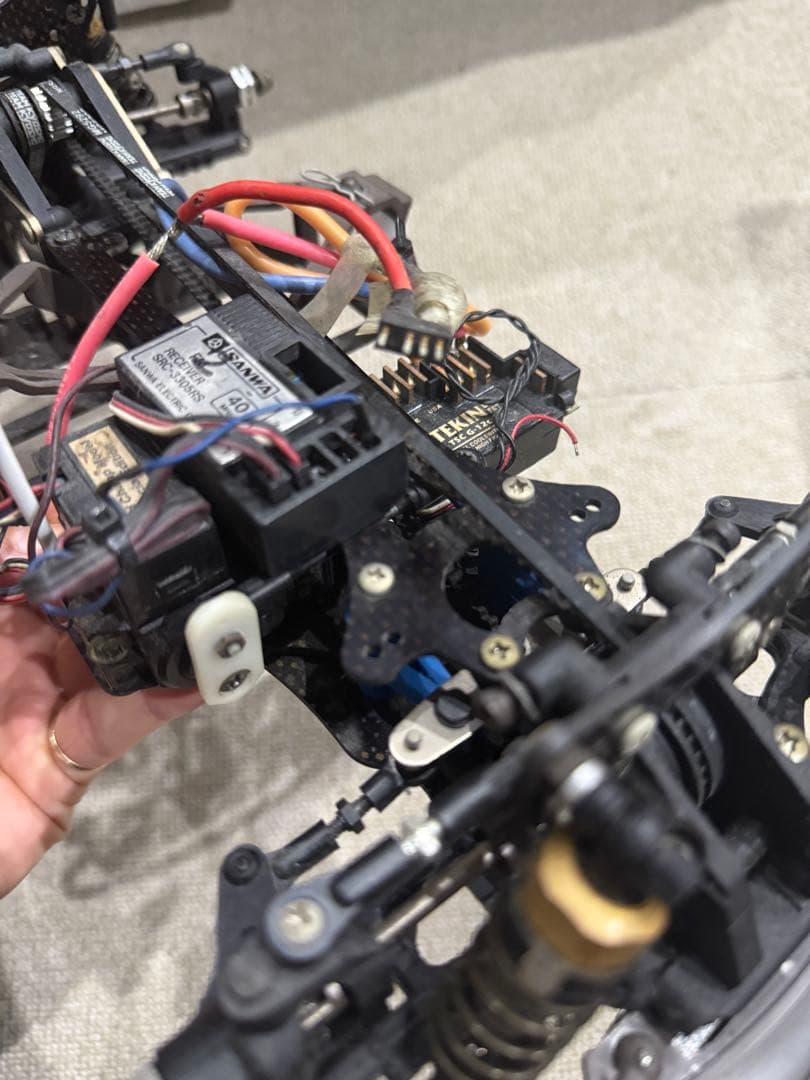 【1】旧車　シャーシ　当時物　ラジコン　車　カーボン