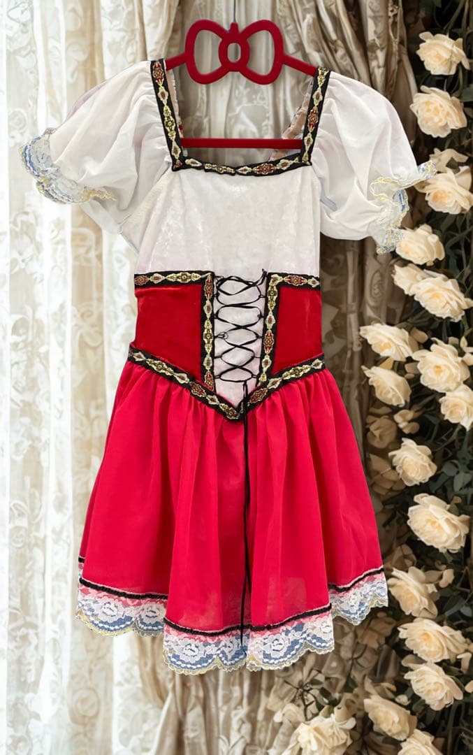 バレエ衣装8着・帽子・靴下付き