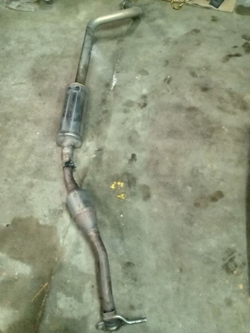 ha36sアルトワークスRSのBLITZフロント中間パイプマフラー