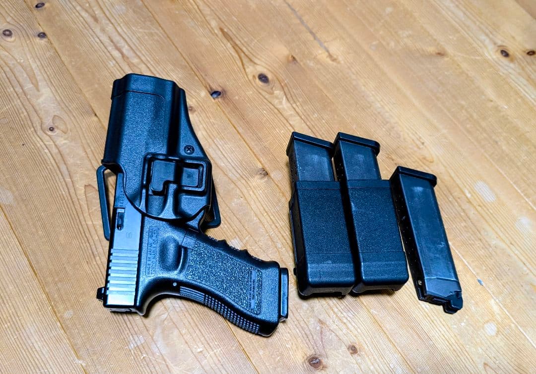 グロック17　+　(実物)BHI CQCホルスター