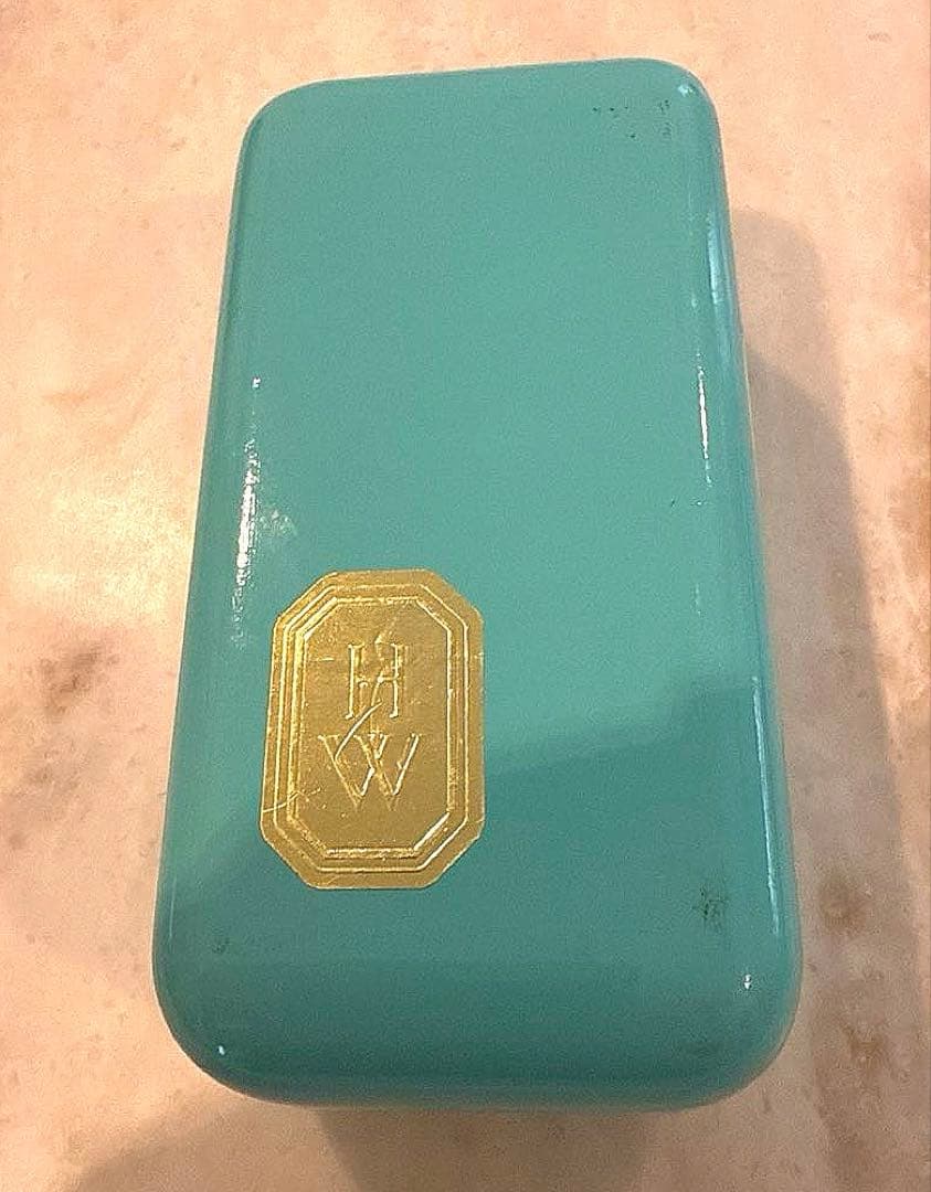 Tiffany & Co. ブラックラウンドサングラス