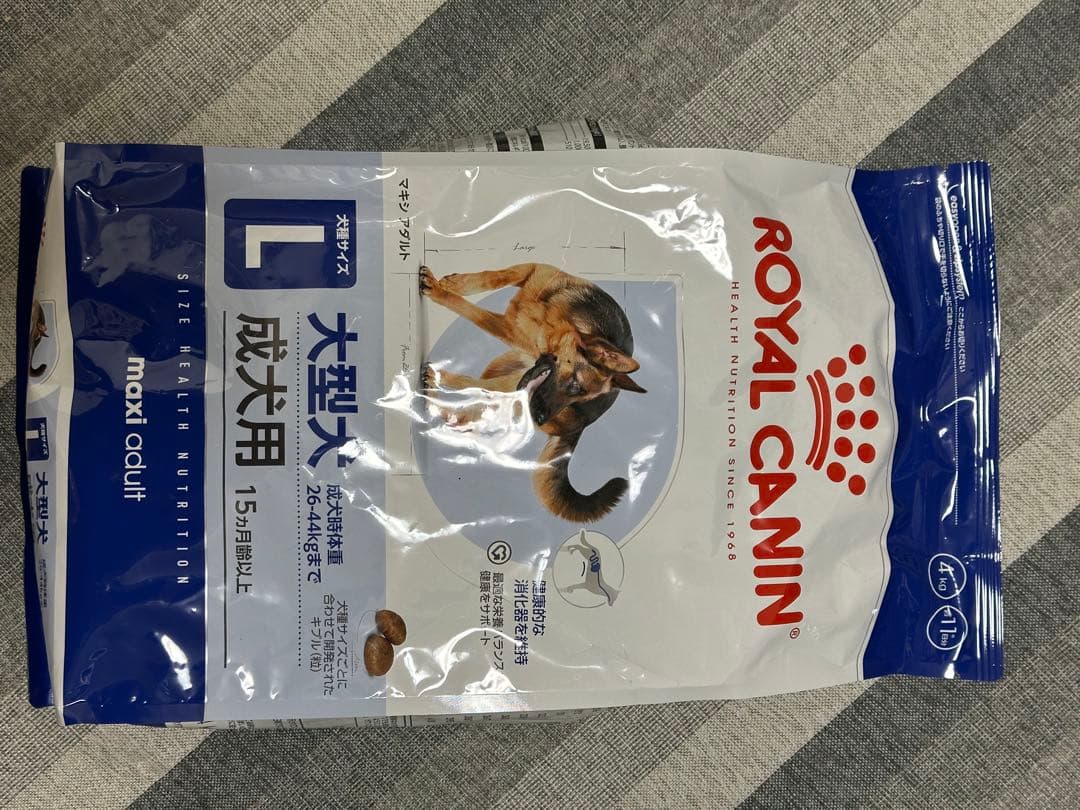 哲　 CANIN 中•大型犬用 ドライフード4キロ✖️4袋