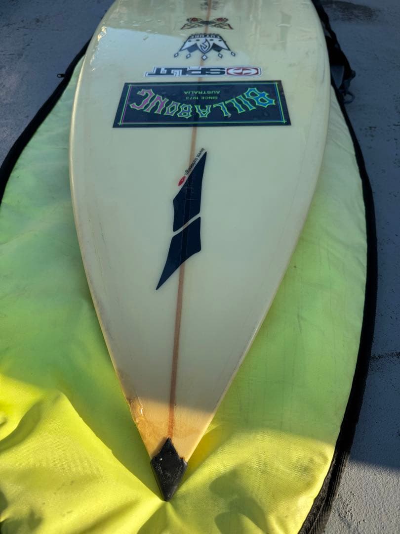 ショート用サーフボード　スカッシュテール　トライフィン　ケース付