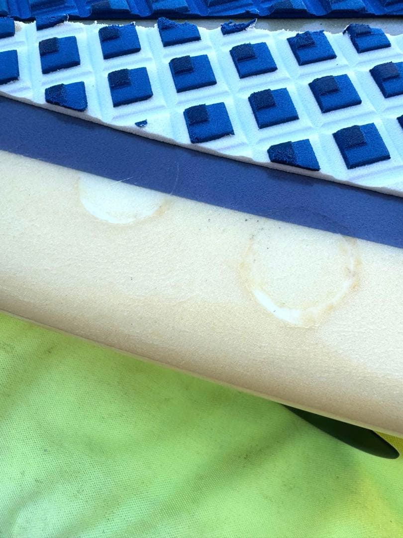 ショート用サーフボード　スカッシュテール　トライフィン　ケース付