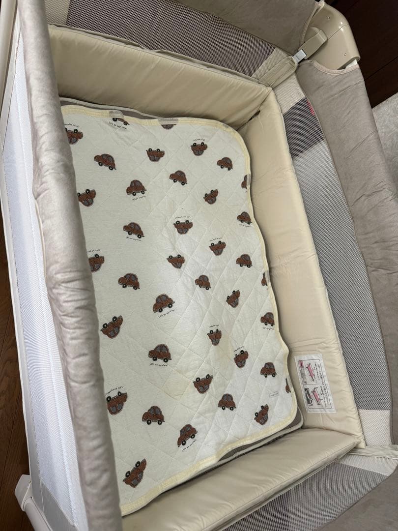 あ*ば様 美品Aprica 折り畳みミニベビーベッド ココネルエアー シュークリ