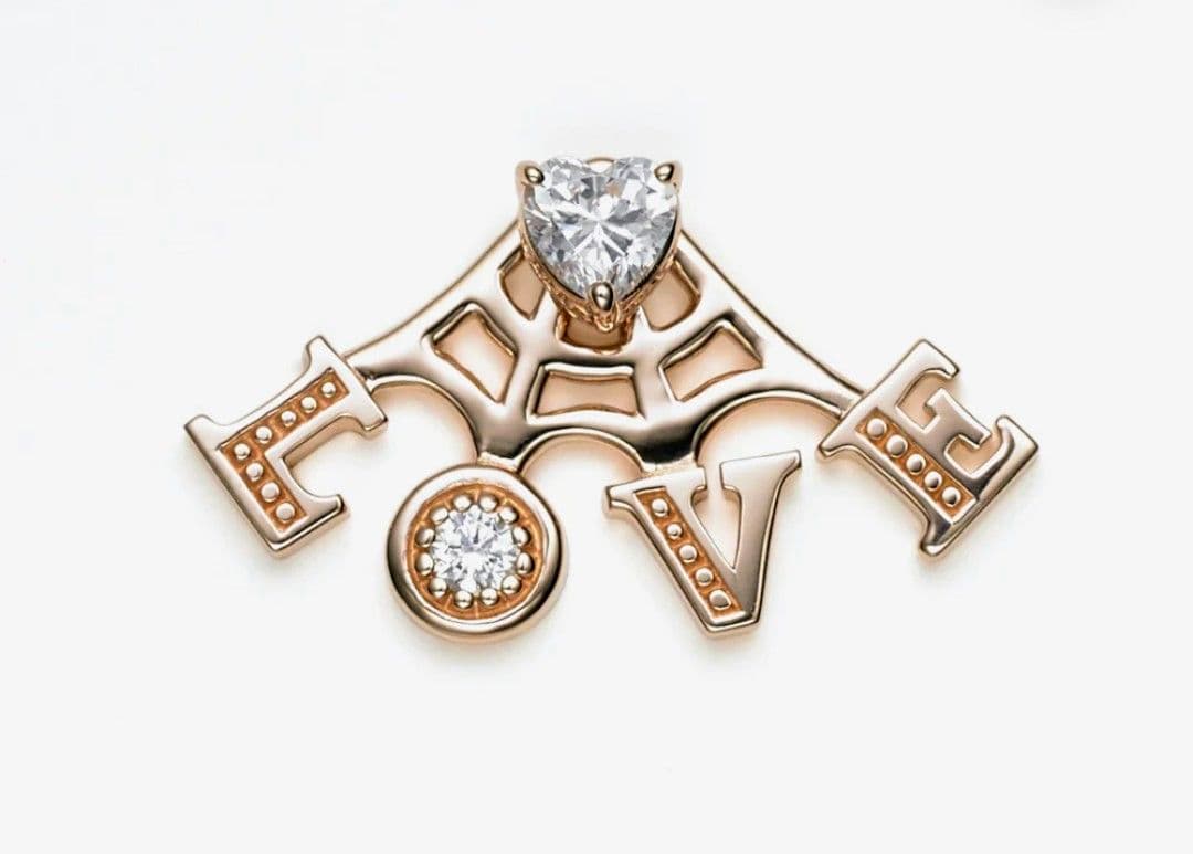 ジャスティンデイビスLOVEピアス