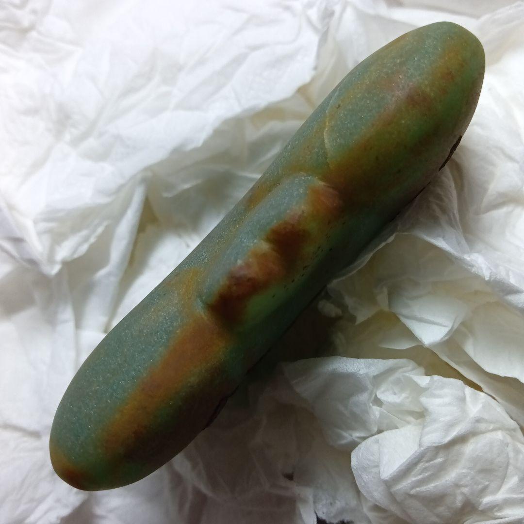 竹田城で御座います。緑色の特大円形子持勾玉　　　勾玉史料　古墳文化副葬品