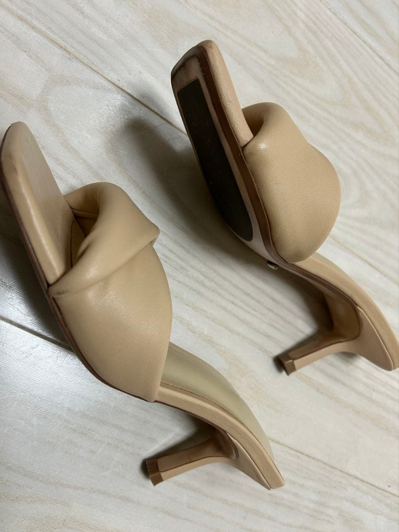 Tony Bianco Alexa Sandal ベージュ