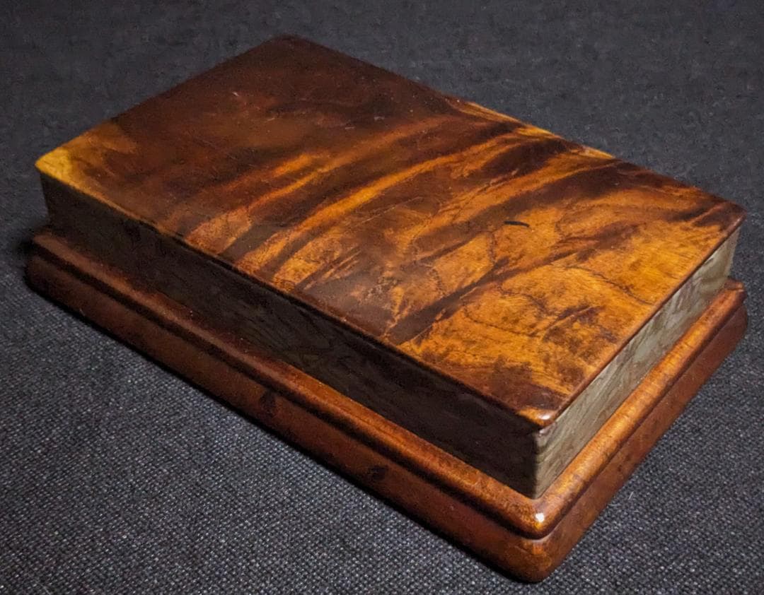 【豆斑玉石の古硯　清代】◆茶紫の豆斑美石◆珍品◆黄楊木の天地蓋◆七吋位◆魯硯