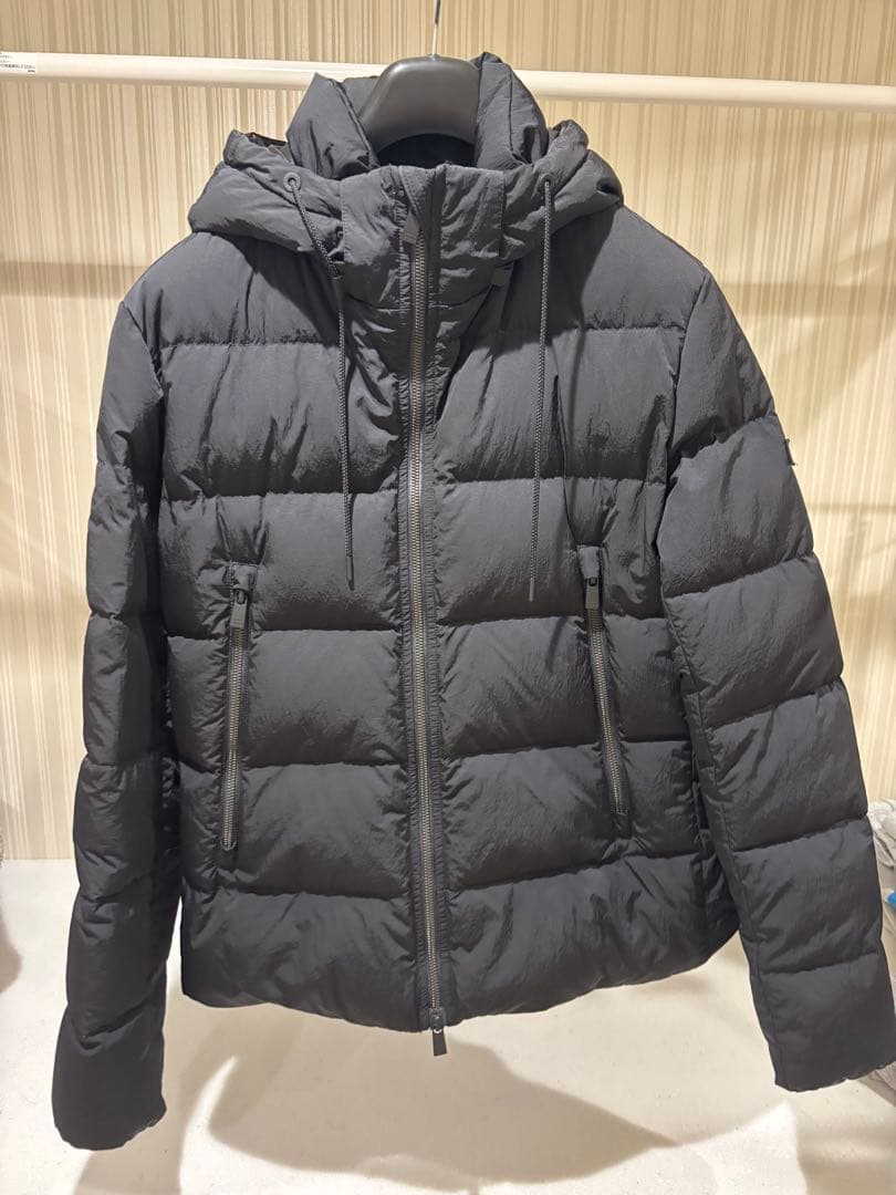 タトラス　フーデッドダウンジャケット