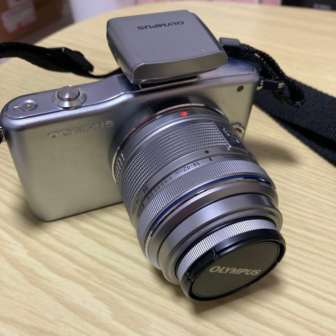 OLYMPUS E-PM1 ツインレンズキット シルバー