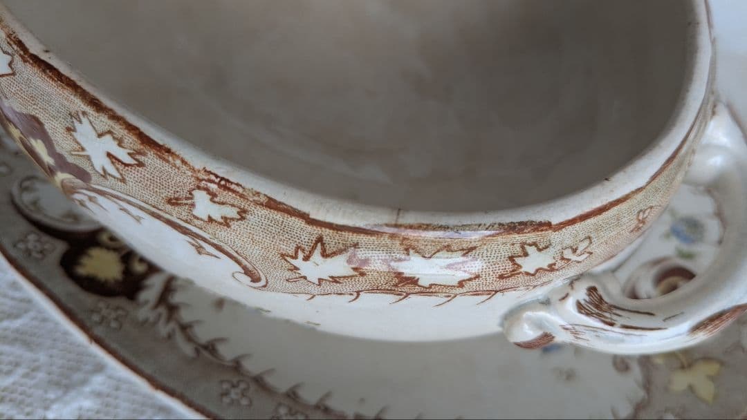 クレイユモントロー alexandra蓋付きソーシエール フランス アンティーク