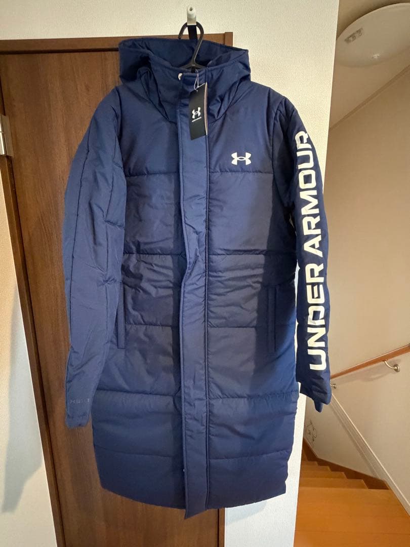 アンダーアーマー　ベンチコート　ネイビー　Mサイズ