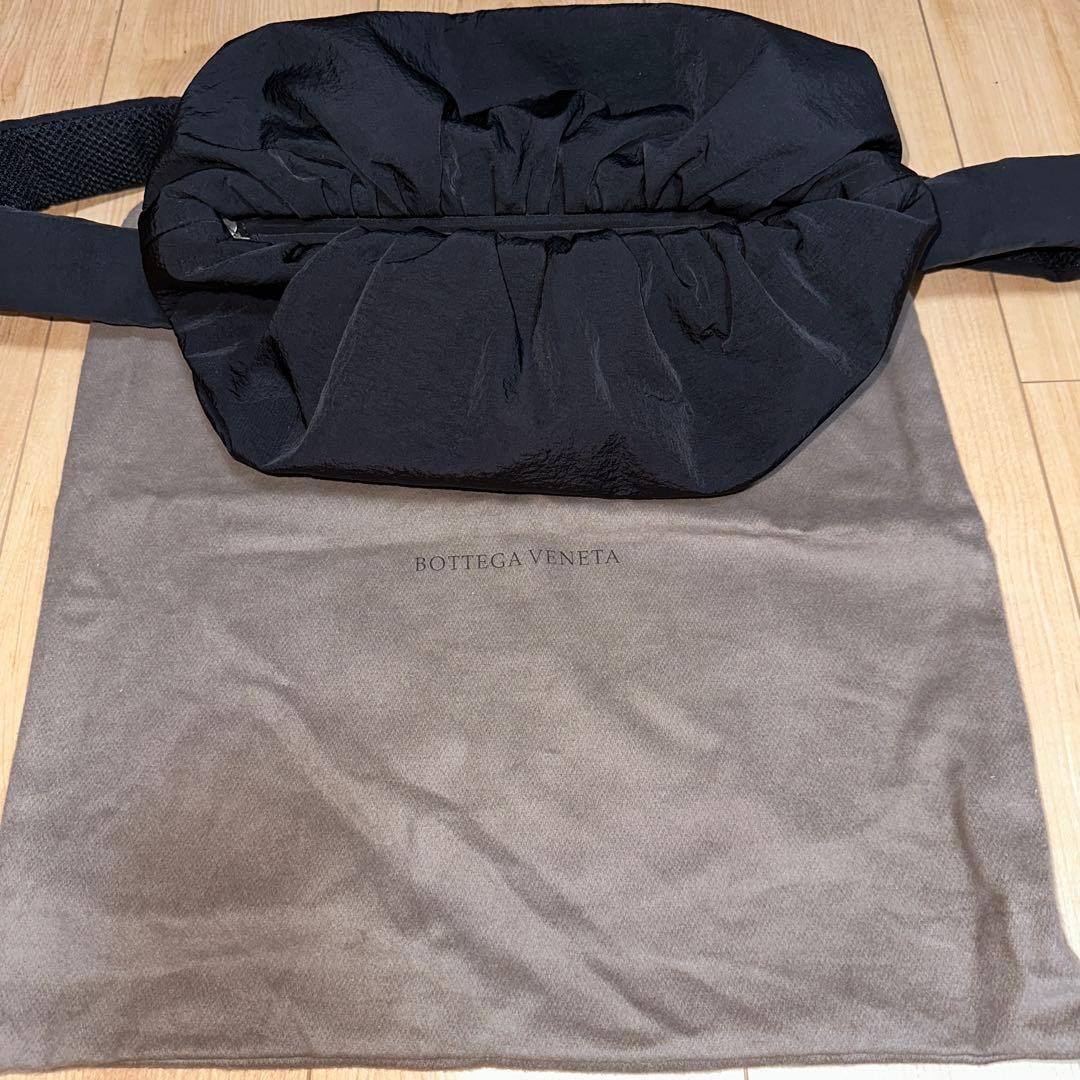 ボッテガヴェネタ　ボディポーチ　斜め掛けバッグ