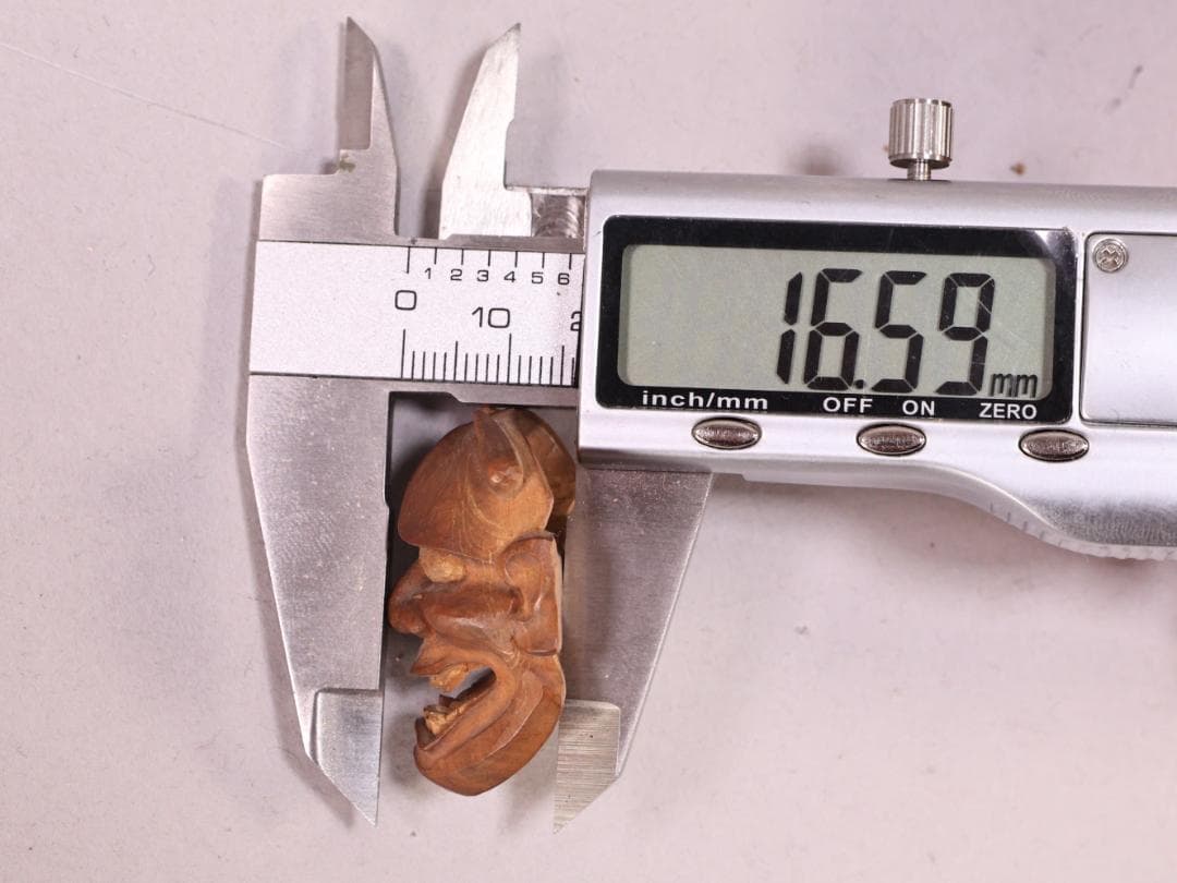 BK221　珍品　宝生 面工　鈴木慶雲 刀　金彩　根付　置物　飾り物