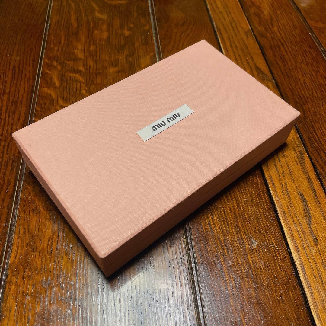 【泉】ミュウミュウ(miu miu)長財布　新品